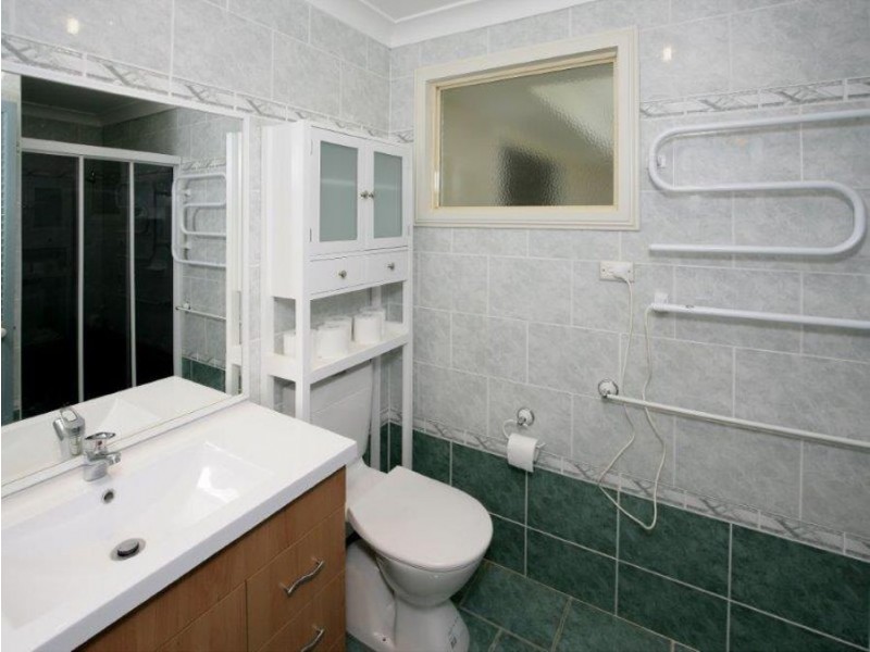 5 Grace Avenue, Lake Albert NSW 2650