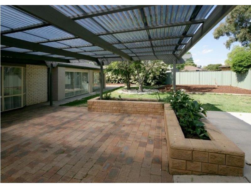 5 Grace Avenue, Lake Albert NSW 2650