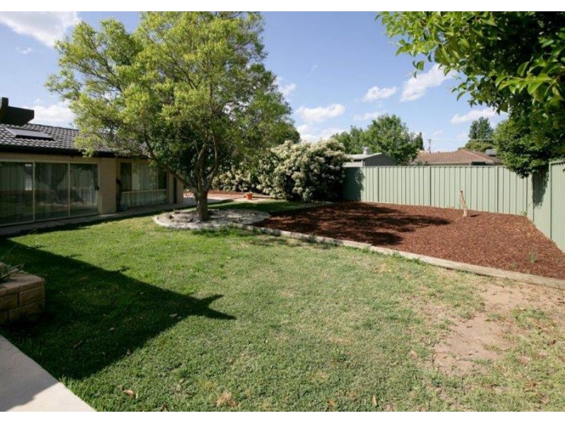 5 Grace Avenue, Lake Albert NSW 2650