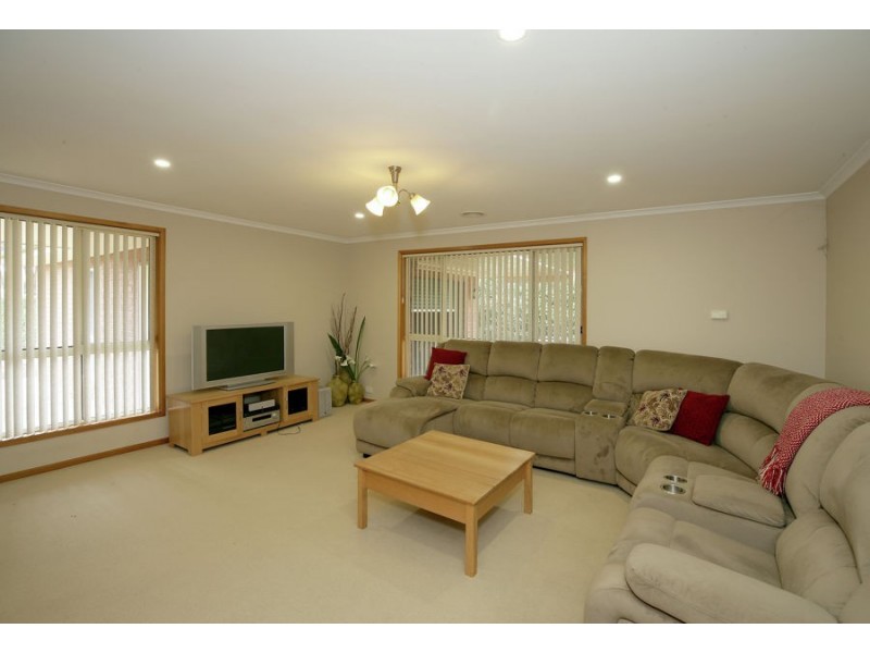 14 Delvin Place, Kooringal NSW 2650