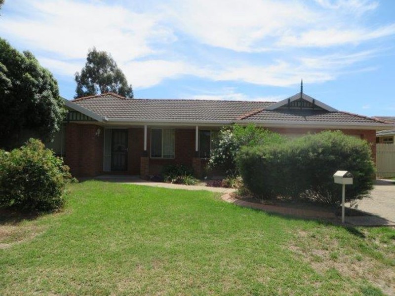 35 Lansdowne Avenue, Wagga Wagga NSW 2650