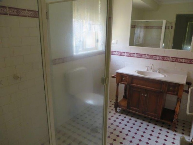 35 Lansdowne Avenue, Wagga Wagga NSW 2650