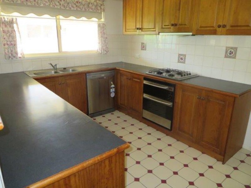 35 Lansdowne Avenue, Wagga Wagga NSW 2650