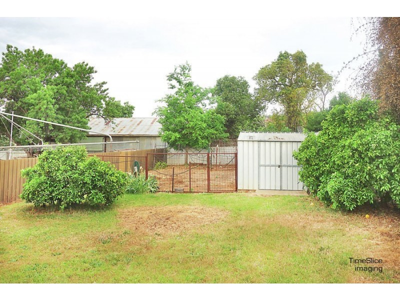 11 Heath Street, Turvey Park NSW 2650