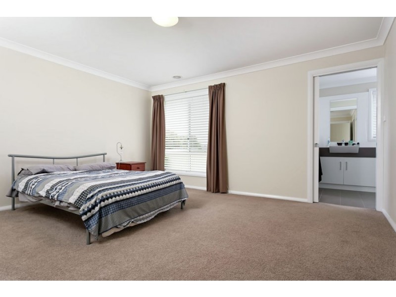 34 Deakin Avenue, Wagga Wagga NSW 2650