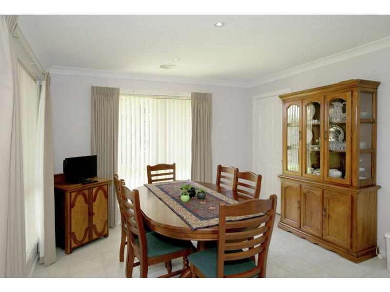 76 Paldi Crescent, Glenfield Park NSW 2650