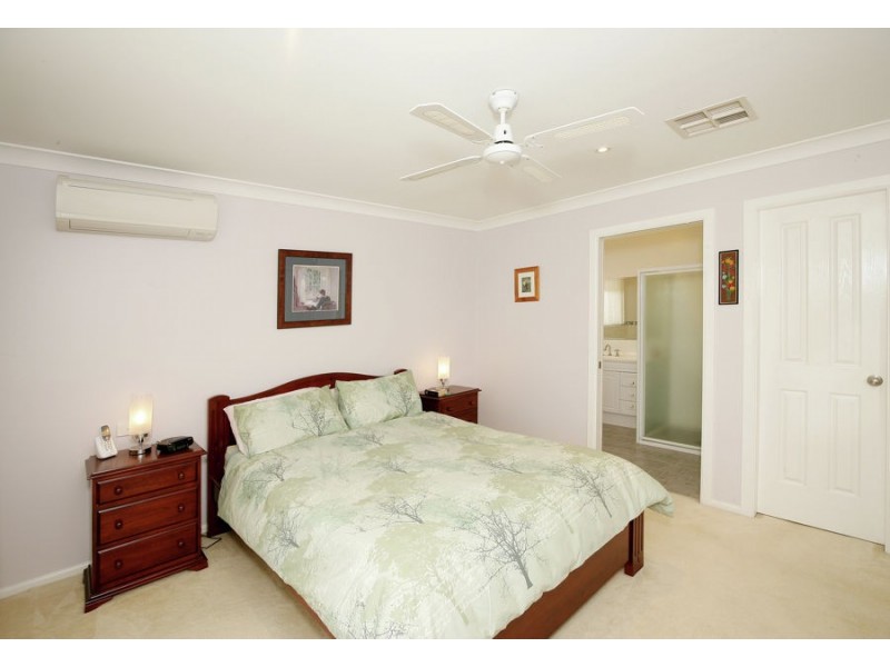 76 Paldi Crescent, Glenfield Park NSW 2650