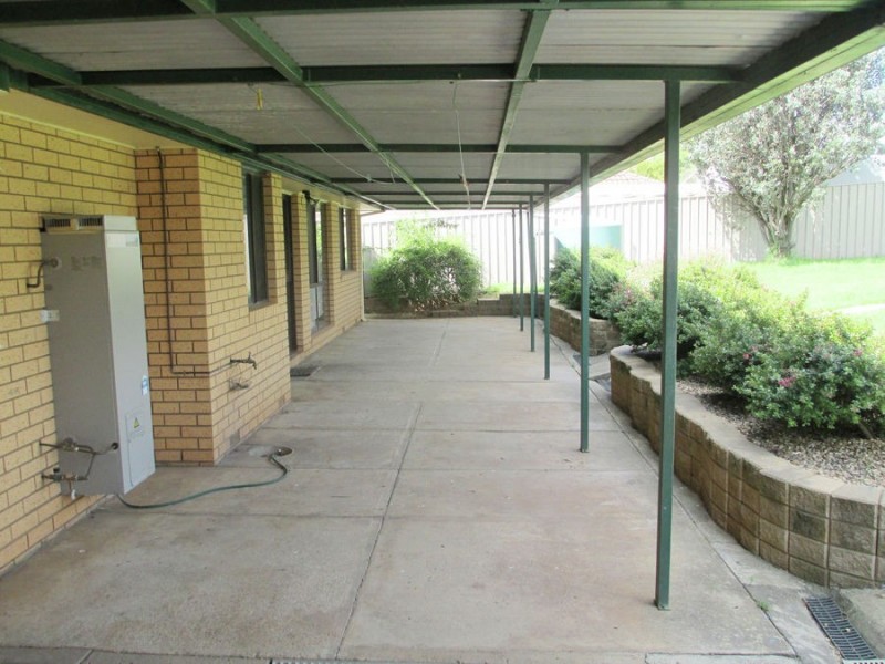57 Truscott Drive, Wagga Wagga NSW 2650