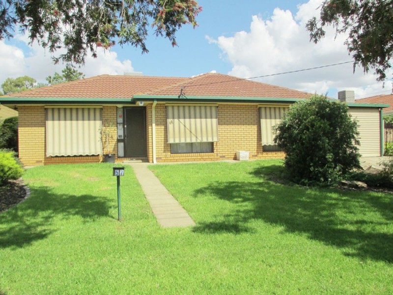 57 Truscott Drive, Wagga Wagga NSW 2650