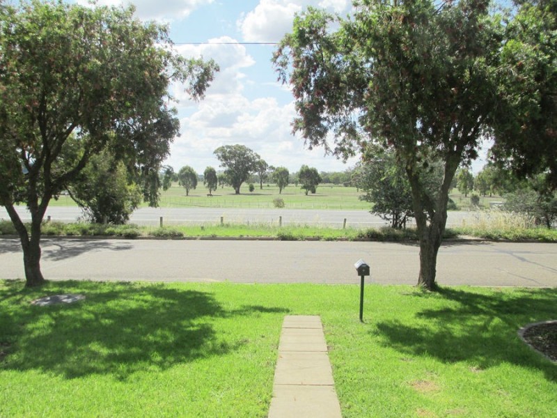 57 Truscott Drive, Wagga Wagga NSW 2650