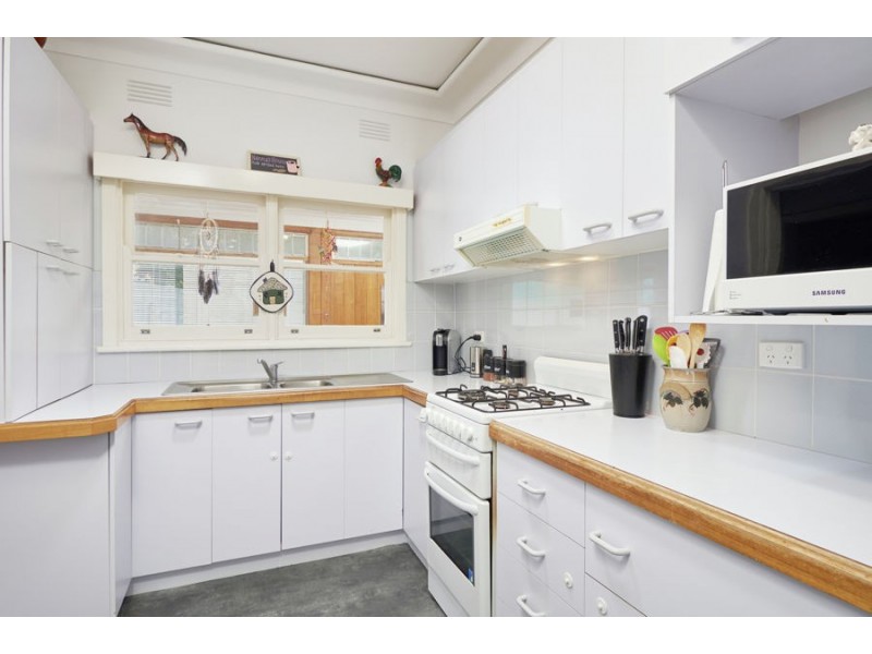 122 Macleay Street, Wagga Wagga NSW 2650