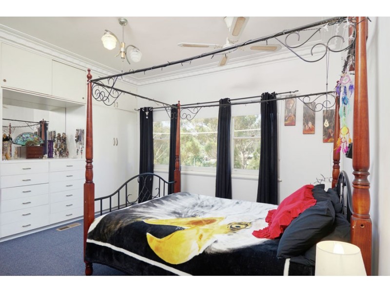 122 Macleay Street, Wagga Wagga NSW 2650