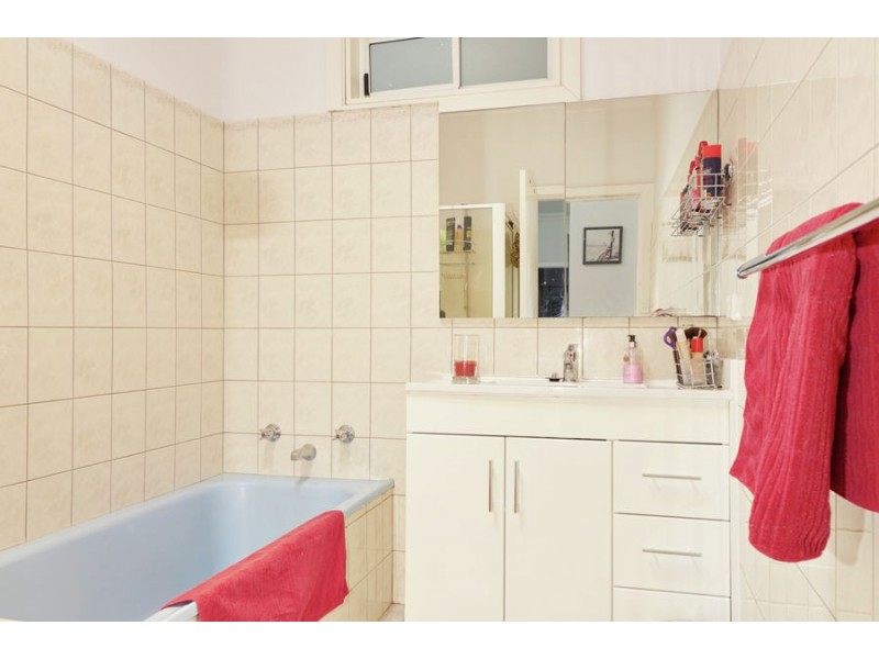 122 Macleay Street, Wagga Wagga NSW 2650