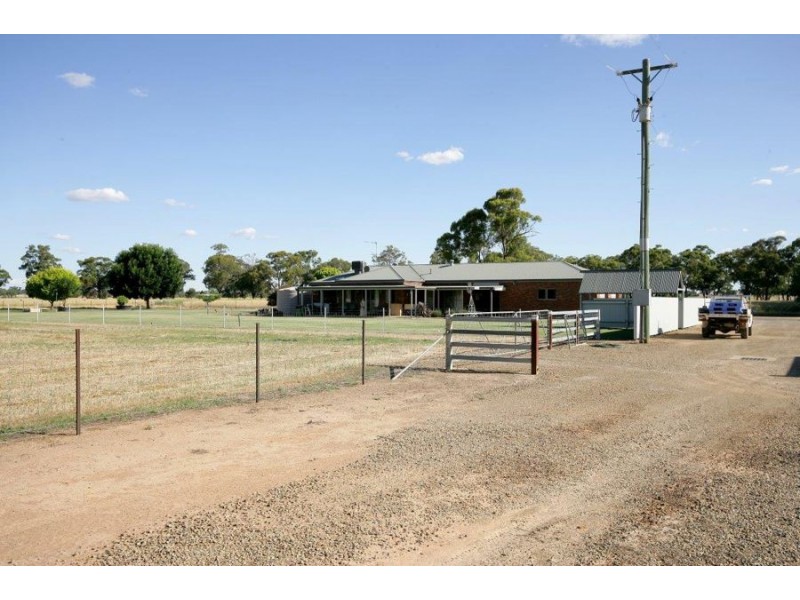 39 Creasys Lane, Mangoplah NSW 2652