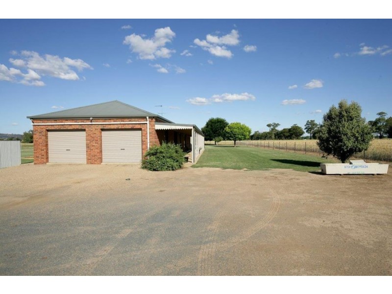 39 Creasys Lane, Mangoplah NSW 2652