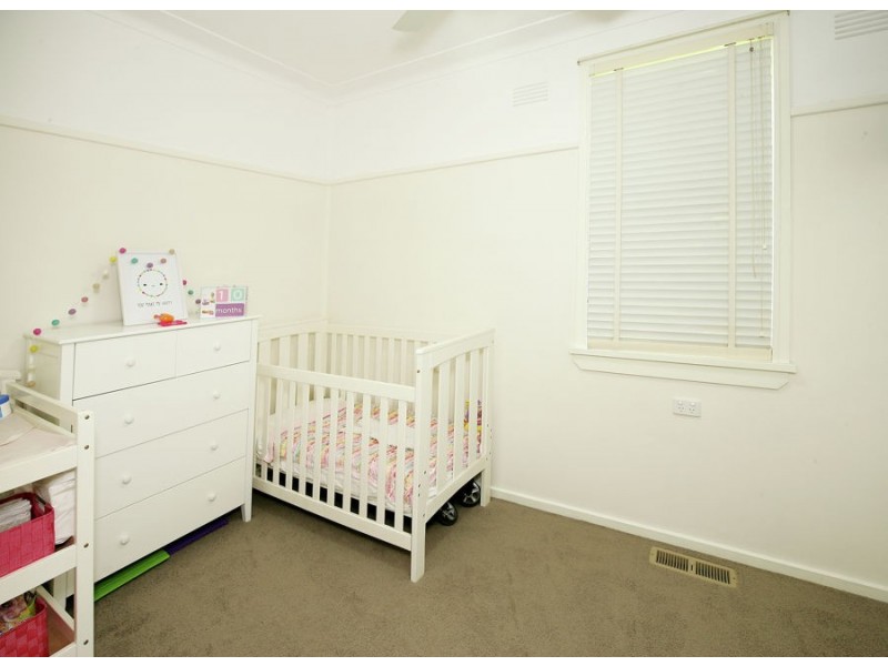 16 Spooner Avenue, Wagga Wagga NSW 2650
