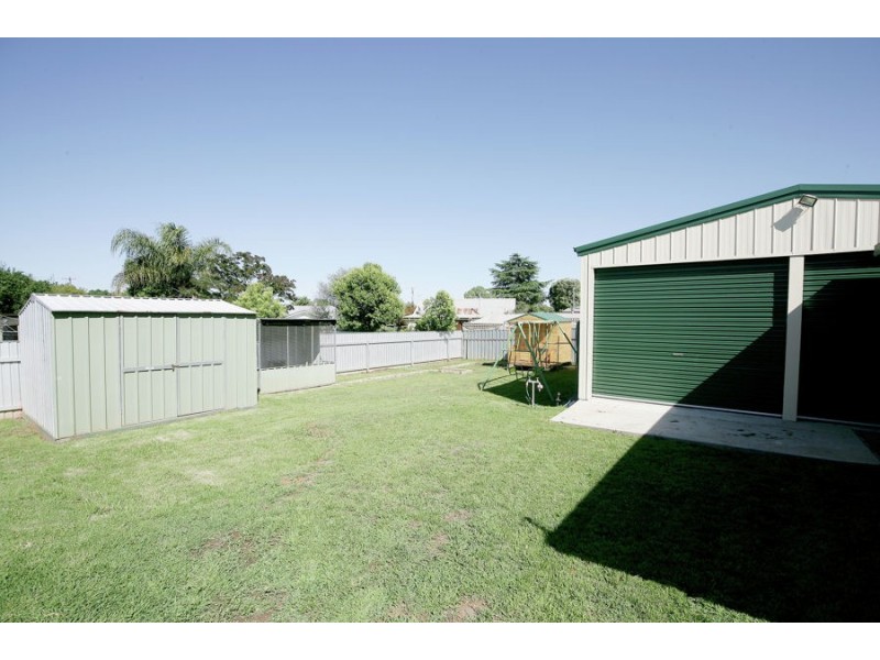 16 Spooner Avenue, Wagga Wagga NSW 2650