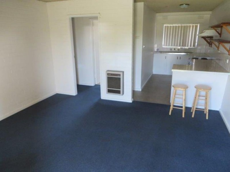 2/4 Nordlingen Drive, Wagga Wagga NSW 2650