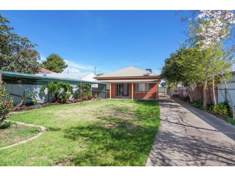 97 Beckwith Street, Wagga Wagga NSW 2650