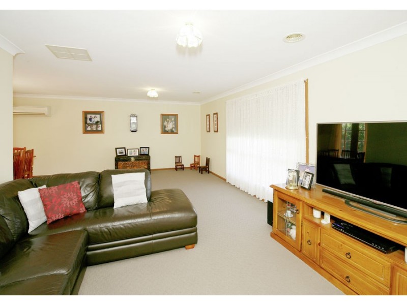 44 Avocet Drive, Estella NSW 2650