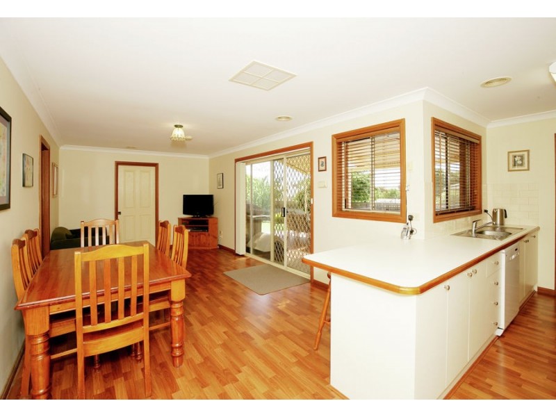 44 Avocet Drive, Estella NSW 2650