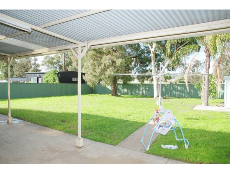 33 Goborra Street, Glenfield Park NSW 2650