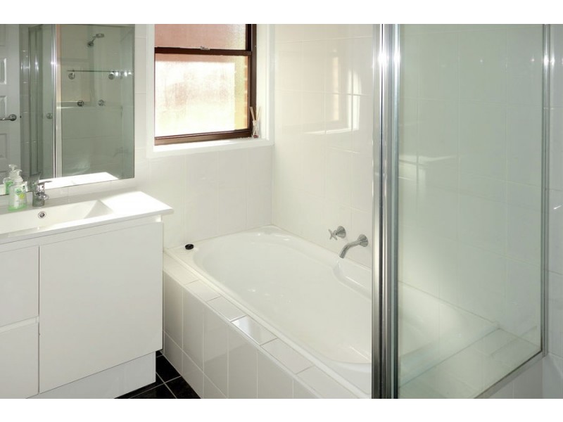 21 Banks Avenue, Kooringal NSW 2650