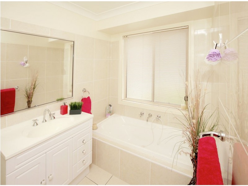 48 Tamar Drive, Tatton NSW 2650