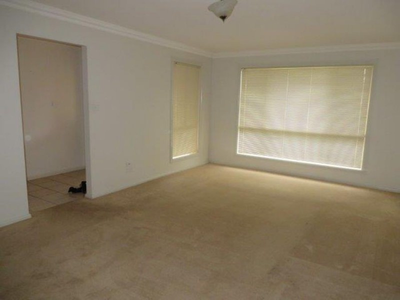107 Yentoo Drive, Glenfield Park NSW 2650