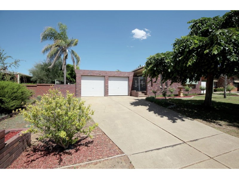 86 Maple Road, Lake Albert NSW 2650