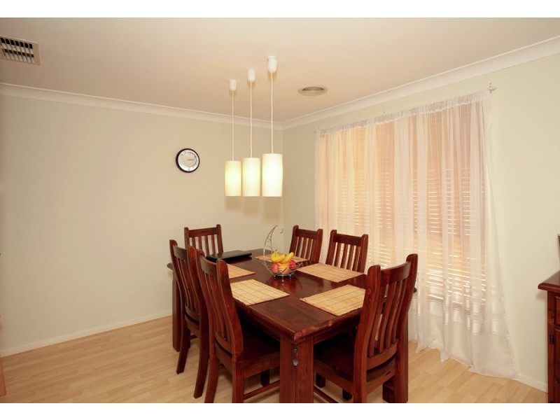 86 Maple Road, Lake Albert NSW 2650