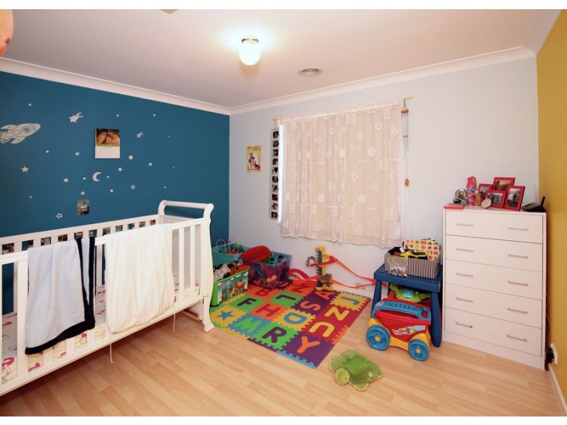 86 Maple Road, Lake Albert NSW 2650