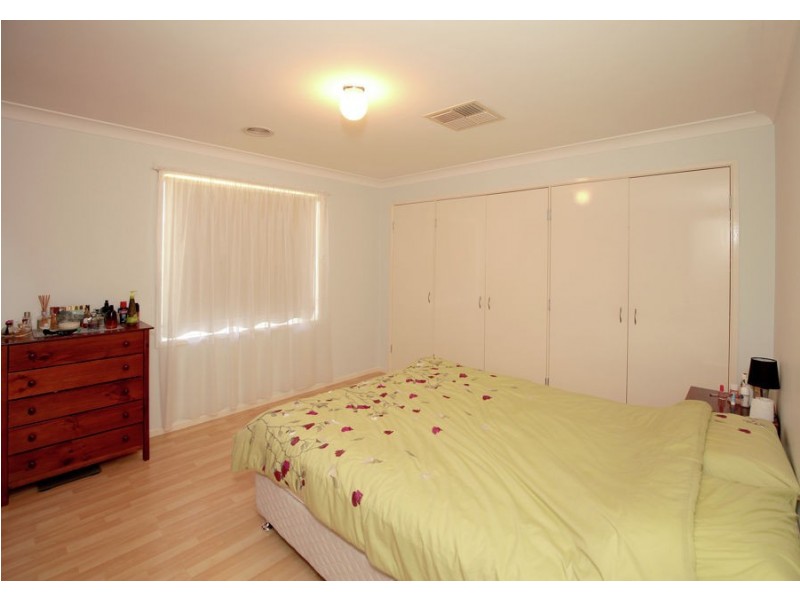 86 Maple Road, Lake Albert NSW 2650