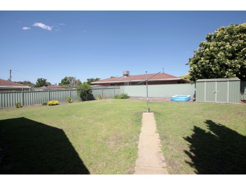 86 Maple Road, Lake Albert NSW 2650