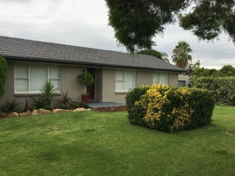 6 Tinga Crescent, Wagga Wagga NSW 2650