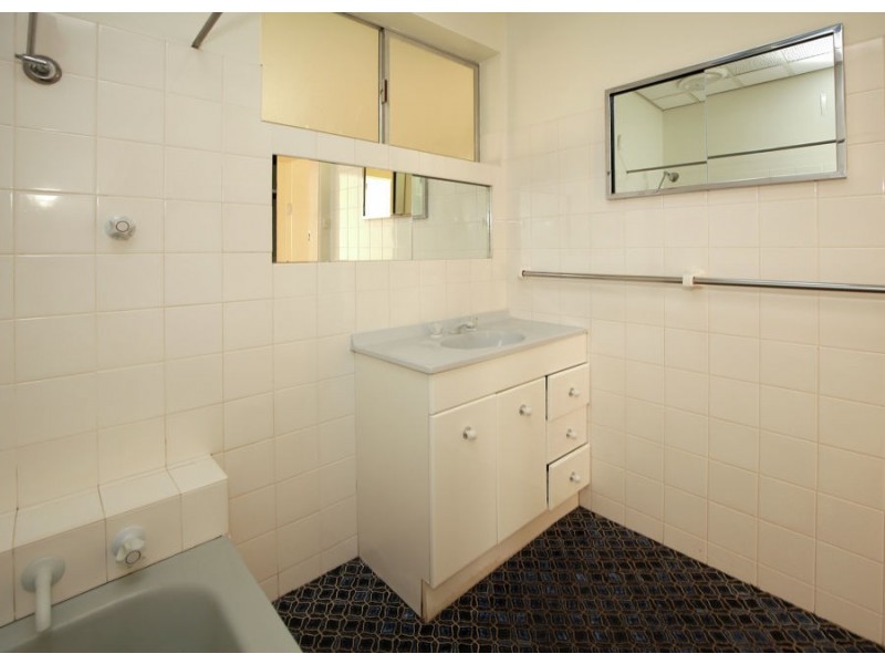 1/370 Lake Albert Road, Kooringal NSW 2650