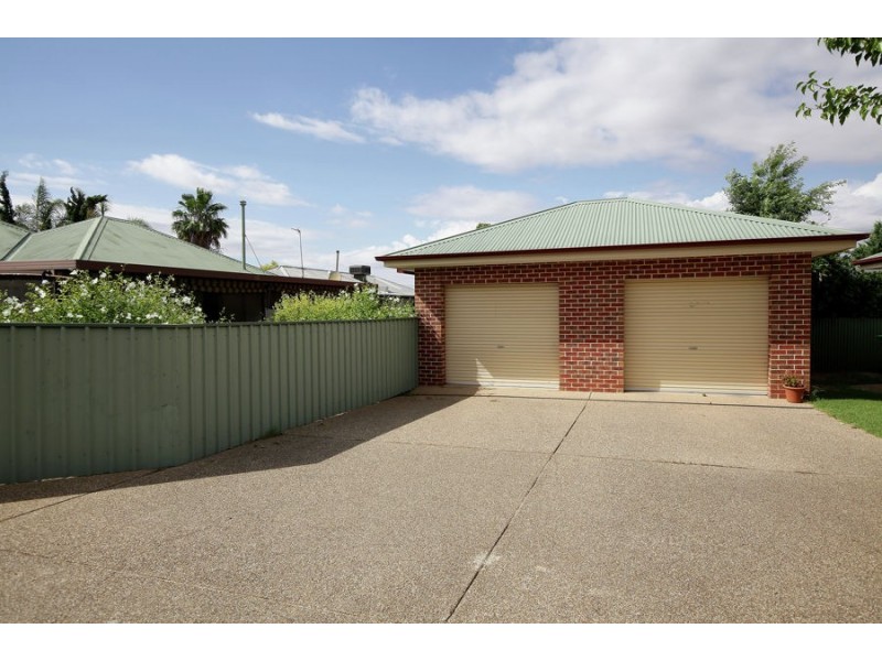 1/370 Lake Albert Road, Kooringal NSW 2650