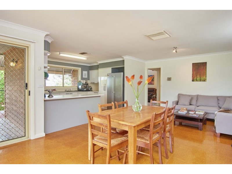 6 Loru Close, Wagga Wagga NSW 2650