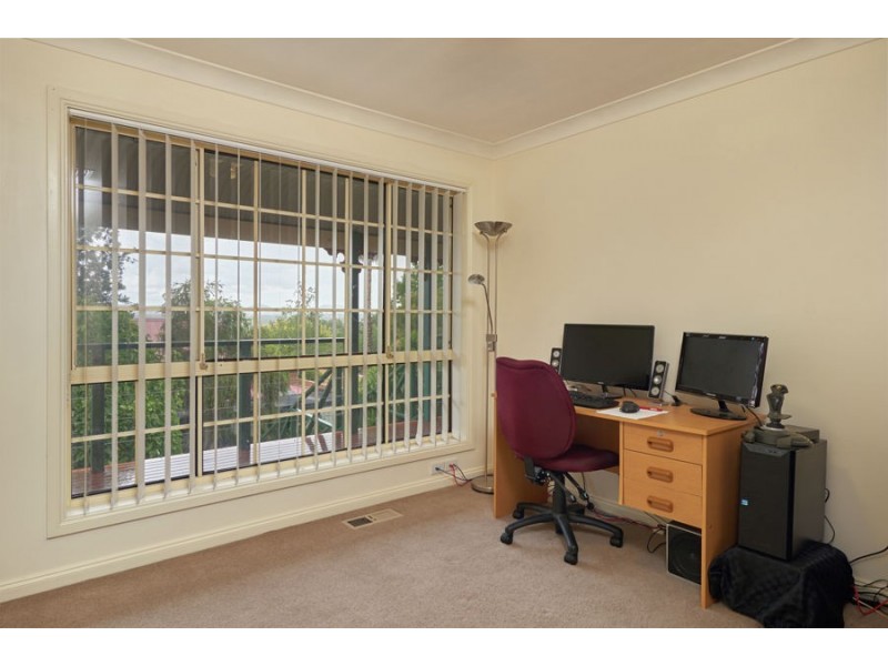 6 Loru Close, Wagga Wagga NSW 2650
