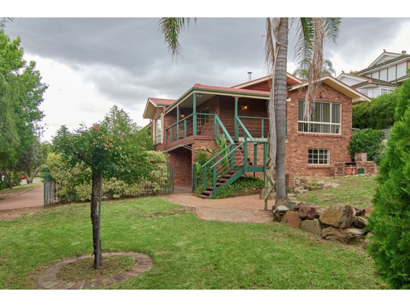 6 Loru Close, Wagga Wagga NSW 2650