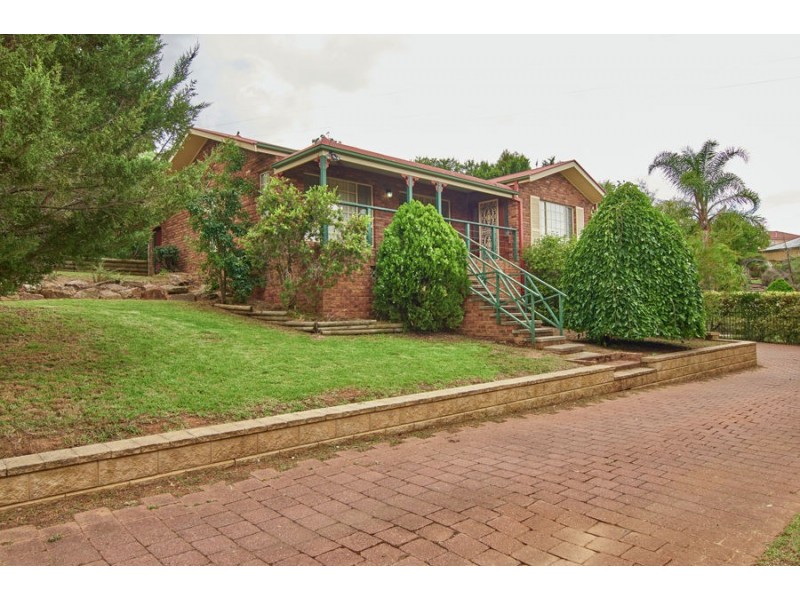 6 Loru Close, Wagga Wagga NSW 2650