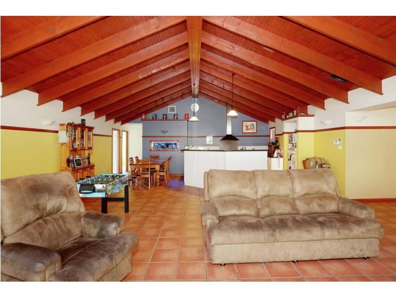 16 Delvin Place, Kooringal NSW 2650