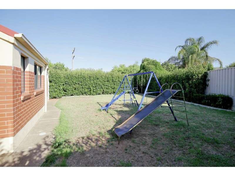 16 Delvin Place, Kooringal NSW 2650