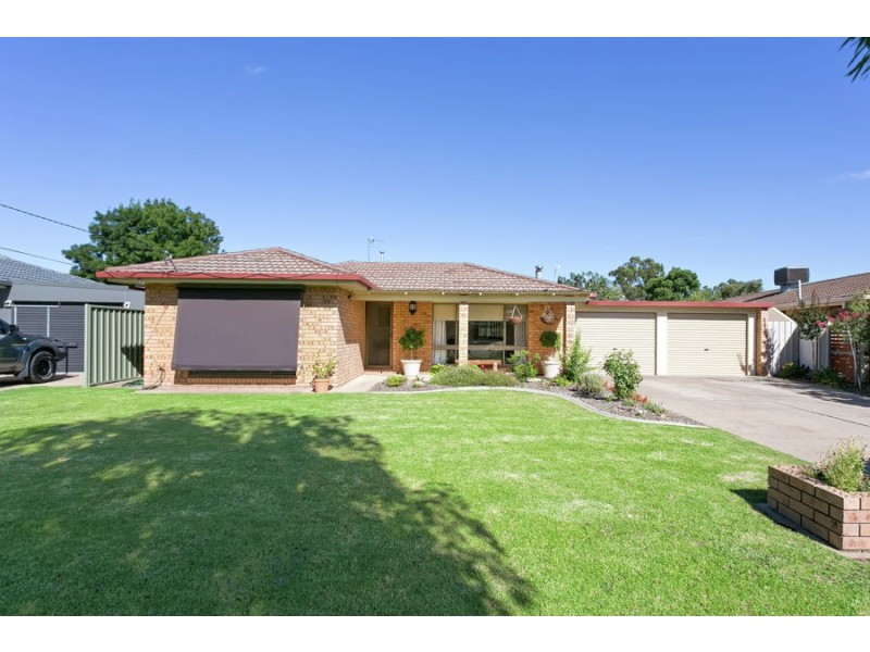 10 Grevillea Crescent, Lake Albert NSW 2650