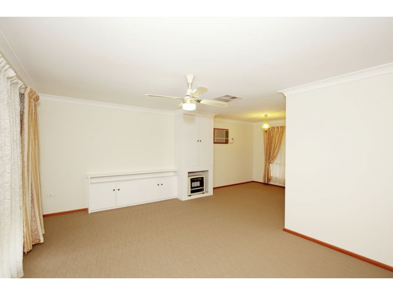 4 Fraser Street, Wagga Wagga NSW 2650