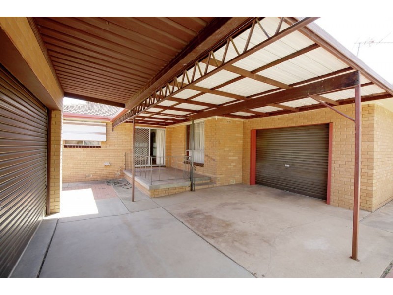 4 Fraser Street, Wagga Wagga NSW 2650