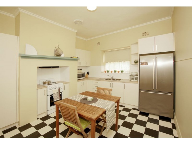 7 Lake Albert Road, Wagga Wagga NSW 2650