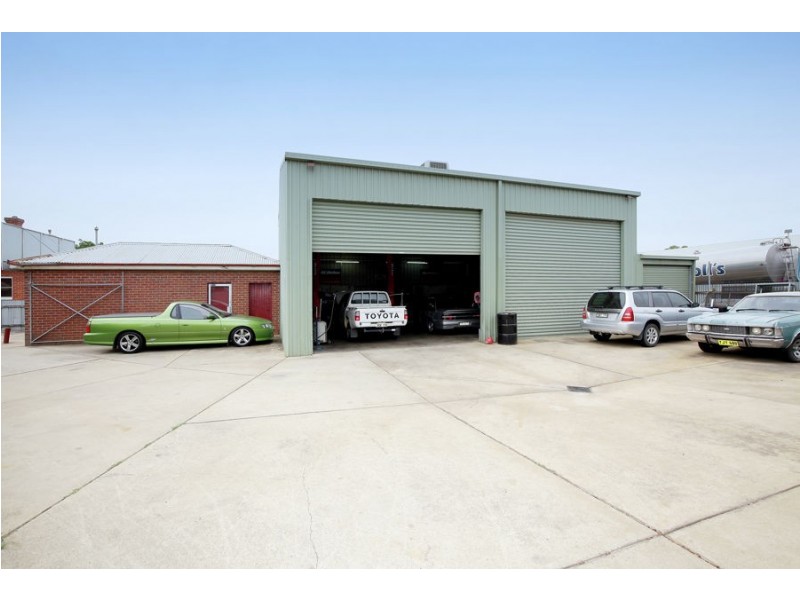 7 Lake Albert Road, Wagga Wagga NSW 2650