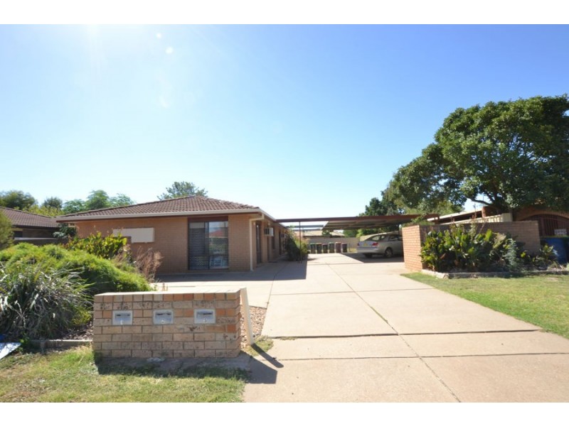 2/3 Incarnie Cresent, Wagga Wagga NSW 2650