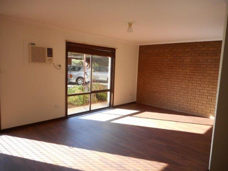 2/3 Incarnie Cresent, Wagga Wagga NSW 2650